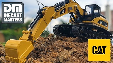 Diecast Masters 1:20 Scale CAT RC Excavator Caterpillar 330D L (Officially Licensed)