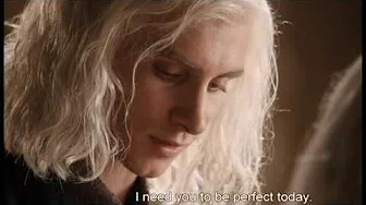 Game Of Thrones 权力的游戏 龙母Daenerys 艾米莉亚·克拉克 第一次裸戏出境