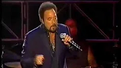 YouTube - Tom Jones Thunderball.mp4