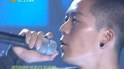 王栎鑫现场献唱专辑主打歌《暴走》，让人耳目一新