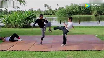甄子丹与托尼贾日常训练 转身跳踢动作麻利
