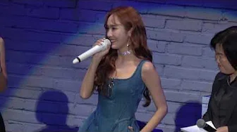 郑秀妍Jessica被歌迷感动 不畏颱风台北开唱