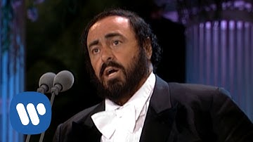 Luciano Pavarotti sings 