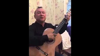 Uighur man “ Yasen Jackson “ Solo guitar  亚森 杰克逊 弹唱