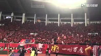 广州球迷万人合唱《千千闕歌》 Farewell Song by Guangzhou Fans